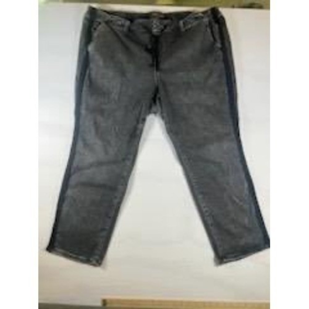 Torrid Womens Cropped Jeans Side Stripe Grey Wash Size 2